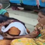 கோபிசெட்டிபாளையம் அரசு மருத்துவமனையில் உயிரிழந்த குழந்தையின் பெற்றோர்