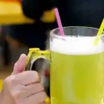 ஆரோக்கியமான ஜூஸ்களைக் காட்டும் படம்