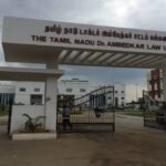 தமிழ்நாடு டாக்டர் அம்பேத்கர் சட்டப் பல்கலைக்கழகத்தின் பெயர் பலகை