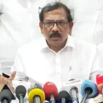 முன்னாள் அமைச்சர் மா.பா. பாண்டியராஜன் செய்தியாளர்களிடம் பேசுகிறார்