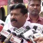 அதிமுக எம்.பி. இன்பதுரை ஆளுநரிடம் புகார் மனு அளிக்கும் காட்சி
