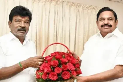 அதிமுக பொதுச்செயலாளர் எடப்பாடி பழனிசாமி