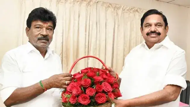 அதிமுக பொதுச்செயலாளர் எடப்பாடி பழனிசாமி