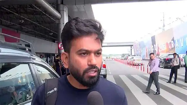 கரப்பான் பூச்சி ஜனதா கட்சி தலைவர் அபிஜீத் திப்கே செய்தியாளர்களை சந்தித்து பேசுகிறார்