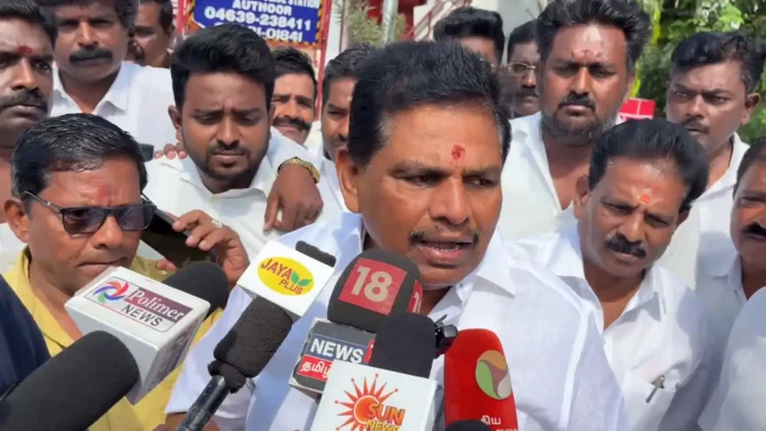 அனிதா ராதாகிருஷ்ணன் செய்தியாளர்களிடம் பேசுகிறார்