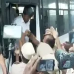 தூத்துக்குடி மாவட்ட எஸ்பி அலுவலகம் முன்பு வாக்குவாதத்தில் ஈடுபட்ட திமுகவினர்