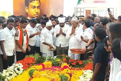 டாக்டர் ஏ.பி.ஜே. அப்துல் கலாம் நினைவிடத்தில் அஞ்சலி செலுத்தும் அண்ணாமலை