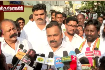 காங்கிரஸ் மாநில தலைவர் மாணிக்கம் தாகூர் செய்தியாளர்களை சந்திக்கும் காட்சி