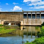 பவானிசாகர் அணை நீர்வரத்து குறைந்துள்ளதைக் காட்டும் காட்சி