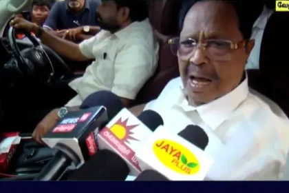 திமுக பொதுச்செயலாளர் துரைமுருகன் செய்தியாளர்களிடம் பேசுகிறார்