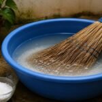 புதிது போல் இருக்கும் துடைப்பம்