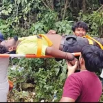 கொழுக்குமலை அருகே பள்ளத்தில் விழுந்து மீட்கப்பட்ட இளைஞர் கார்த்திக்