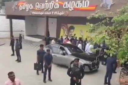 முதலமைச்சர் விஜய் பட்டு வேட்டி சட்டையில் தவெக தலைமை அலுவலகத்தில் வருகை தருகிறார்