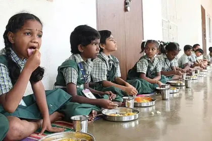 பெருந்தலைவர் காமராஜர் காலை உணவுத் திட்டம் பெயர் மாற்ற அறிவிப்பு பலகை