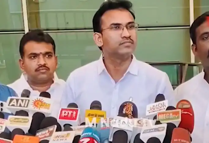 முதலமைச்சர் விஜய் எழும்பூர் அரசு தாய்சேய் நல மருத்துவமனையை ஆய்வு செய்கிறார்