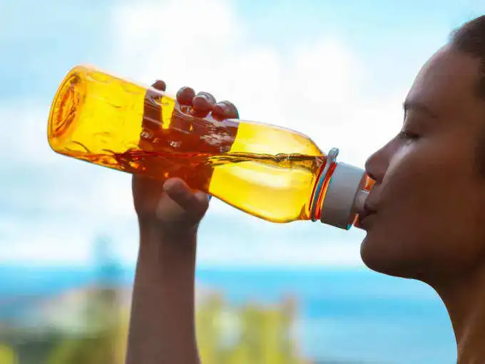 அதிகளவு தண்ணீர் அருந்தும் நபர்