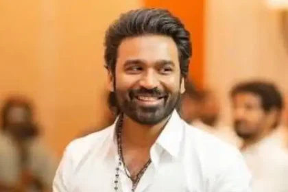 நடிகரும் இயக்குநருமான தனுஷ் தேசிய விருது பெற்றதைக் கொண்டாடும் புகைப்படம்