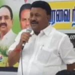 முன்னாள் அமைச்சர் திண்டுக்கல் சீனிவாசன் அதிமுக நிர்வாகிகள் கூட்டத்தில் பேசுகிறார்