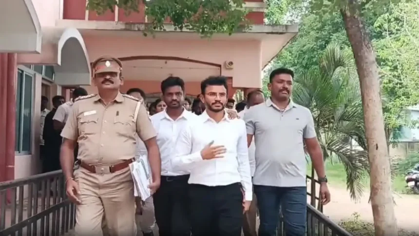 திமுக Gen Z நிர்வாகி அன்பானந்தம் நீதிமன்றத்தில் சரணடைதல்