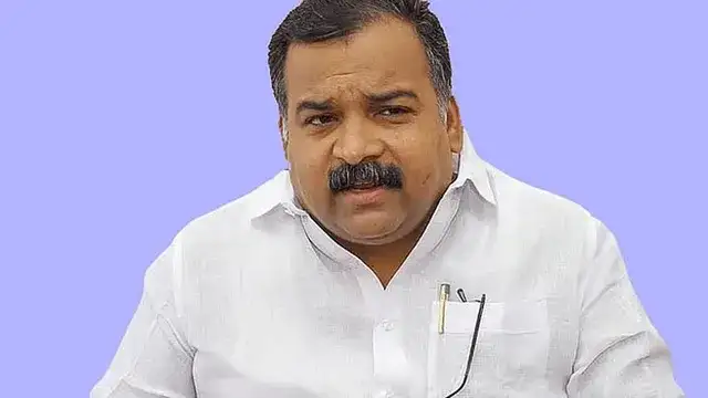 காங்கிரஸ் எம்.பி. மாணிக்கம் தாகூர் செய்தியாளர்களை சந்திக்கும் காட்சி