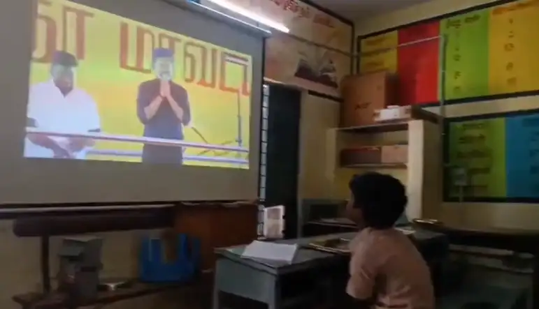 பள்ளிக்கல்வித்துறை அமைச்சர் ராஜ்மோகன் அறிக்கை வெளியிடுகிறார்