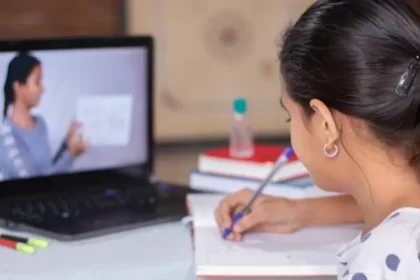 இந்திய தொழில்நுட்பக் கழகங்களில் (IITs) வெளிநாட்டு மொழிகளைக் கற்க வாய்ப்பு