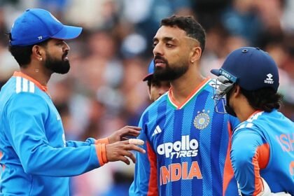 இந்திய கிரிக்கெட் அணி வீரர்கள் களத்தில்