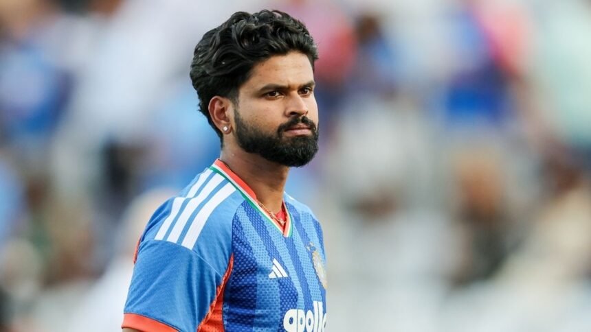 இந்திய அணியின் கேப்டன் ஸ்ரேயாஸ் ஐயர் பேட்டி அளிக்கும் காட்சி