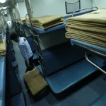இந்திய இரயில்வேயில் திருடப்பட்ட படுக்கை விரிப்புகள் மற்றும் துண்டுகள்