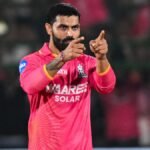 கிரிக்கெட் வீரர் ரவீந்திர ஜடேஜா பேட்டி அளிக்கும் காட்சி