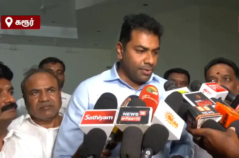 அமைச்சர் ஆதவ் அர்ஜுனா செய்தியாளர்களை சந்திக்கும் காட்சி