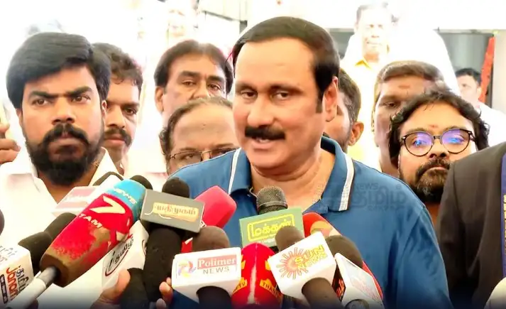 பாமக தலைவர் அன்புமணி ராமதாஸ் செய்தியாளர்களிடம் பேசுகிறார்