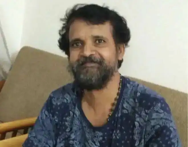 பாடலாசிரியர் கிருதியா