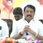 கோயம்புத்தூர் அரசு மருத்துவமனையின் அவசர சிகிச்சைப் பிரிவில் எலிகள் நடமாட்டம் குறித்து பாஜக மாநில தலைவர் நயினார் நாகேந்திரன் கண்டனம் தெரிவிக்கும் காட்சி
