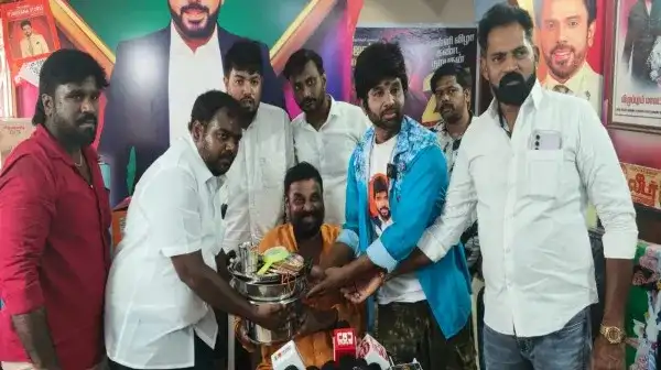 நடிகர் பாவா லட்சுமணனுக்கு வீட்டு உபயோகப் பொருட்களை வழங்கும் லெஜண்ட் சரவணன்