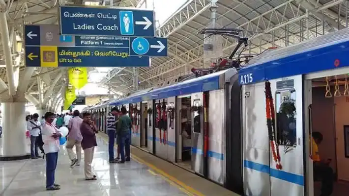 மத்திய அரசு அலுவலகம் அல்லது மதுரை/கோவை மாநகரத்தின் காட்சி