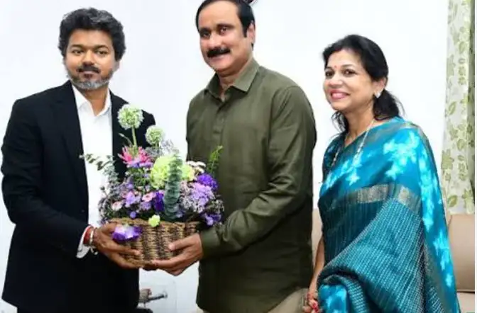 பாமக தலைவர் அன்புமணி ராமதாஸ் செய்தியாளர்களிடம் பேசுகிறார்