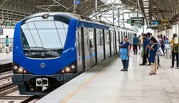 சென்னை மெட்ரோ ரயில் நிலையத்தின் உட்புறம்
