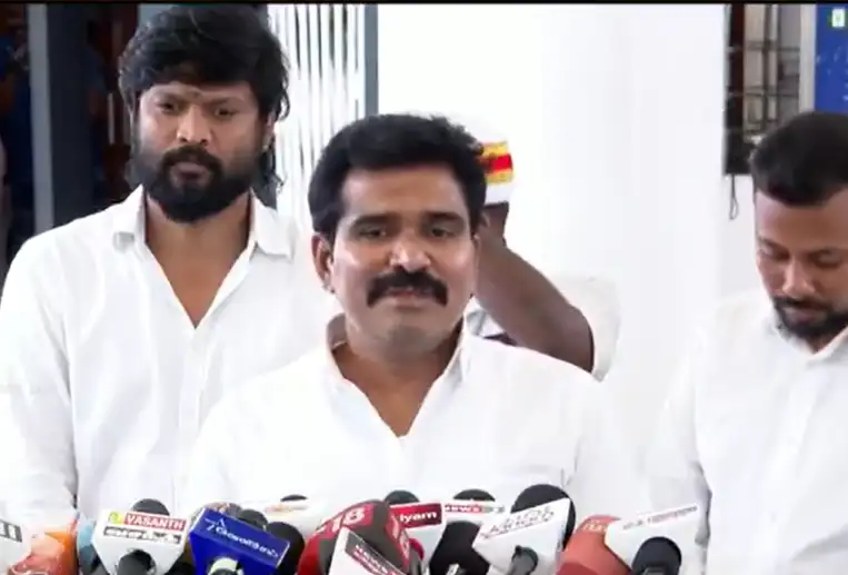 அமைச்சர் நிர்மல்குமார் செய்தியாளர் சந்திப்பில் பேசுகிறார்