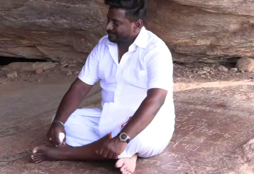 அமைச்சர் ராஜ்மோகன் கீழடி அருங்காட்சியகத்தில் ஆய்வு செய்கிறார்