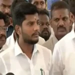 அமைச்சர் ரமேஷ் செய்தியாளர்களை சந்திக்கும் காட்சி