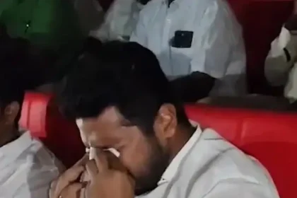 முதலமைச்சர் விஜய் நடித்த ஜனநாயகன் திரைப்படத்தை பார்த்த அமைச்சர் பர்வேஷ் கண்ணீர் சிந்தும் காட்சி