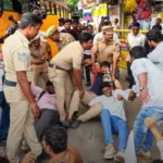 நீட் தேர்வை ரத்து செய்ய வலியுறுத்தி கோவை பிஎஸ்என்எல் அலுவலகம் அருகே போராட்டத்தில் ஈடுபட்ட மாணவர்கள்