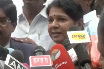 திமுக எம்பி கனிமொழி செய்தியாளர்களிடம் பேசுகிறார்