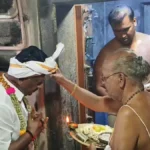 முன்னாள் முதலமைச்சர் ஓ.பன்னீர்செல்வம் போடி சுப்பிரமணிய சுவாமி கோயிலில் சாமி தரிசனம் செய்கிறார்