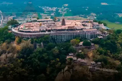 தமிழக டிஜிபி உத்தரவு பிறப்பிக்கும் காட்சி