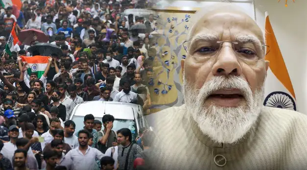 பிரதமர் நரேந்திர மோடி அமைச்சர்களுக்கு அறிவுரை வழங்குகிறார்