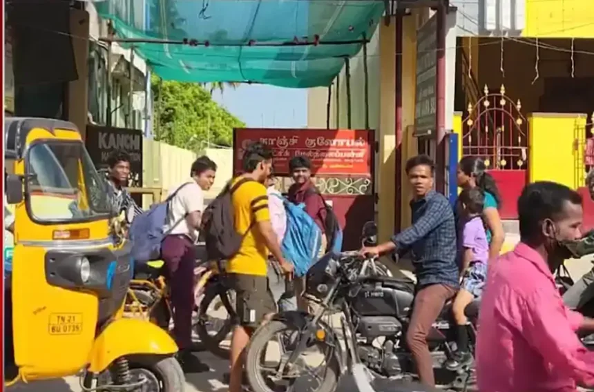 காஞ்சிபுரத்தில் மின்வெட்டு காரணமாக விடுமுறை அளிக்கப்பட்ட பள்ளி