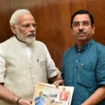 புதிய கல்வி அமைச்சராக நியமிக்கப்பட்டுள்ள பிரகலாத் ஜோஷி