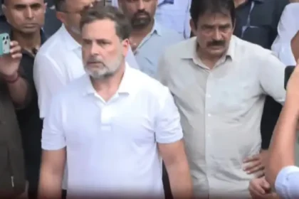 டெல்லியில் போராட்டத்தில் ஈடுபட்ட ராகுல்காந்தி மற்றும் காங்கிரஸ் எம்.பிக்கள்